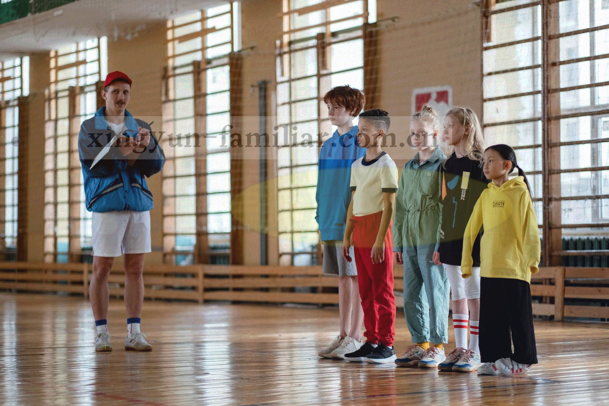 手册页边留白处的手写批注与箭头标记，浅淡铅笔痕迹